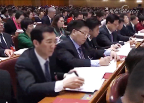 紧跟时代步伐 倾听两会声音——世界杯药业组织收看第十三届全国人民代表大会开幕式