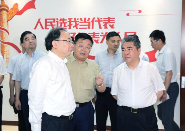 省人大常委会常务副主任李小敏一行 莅临世界杯药业调研