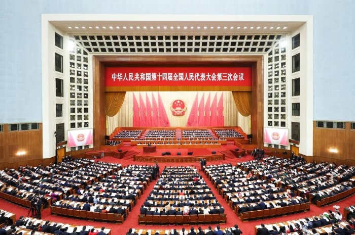 政府工作报告极简版来了！只有800字 